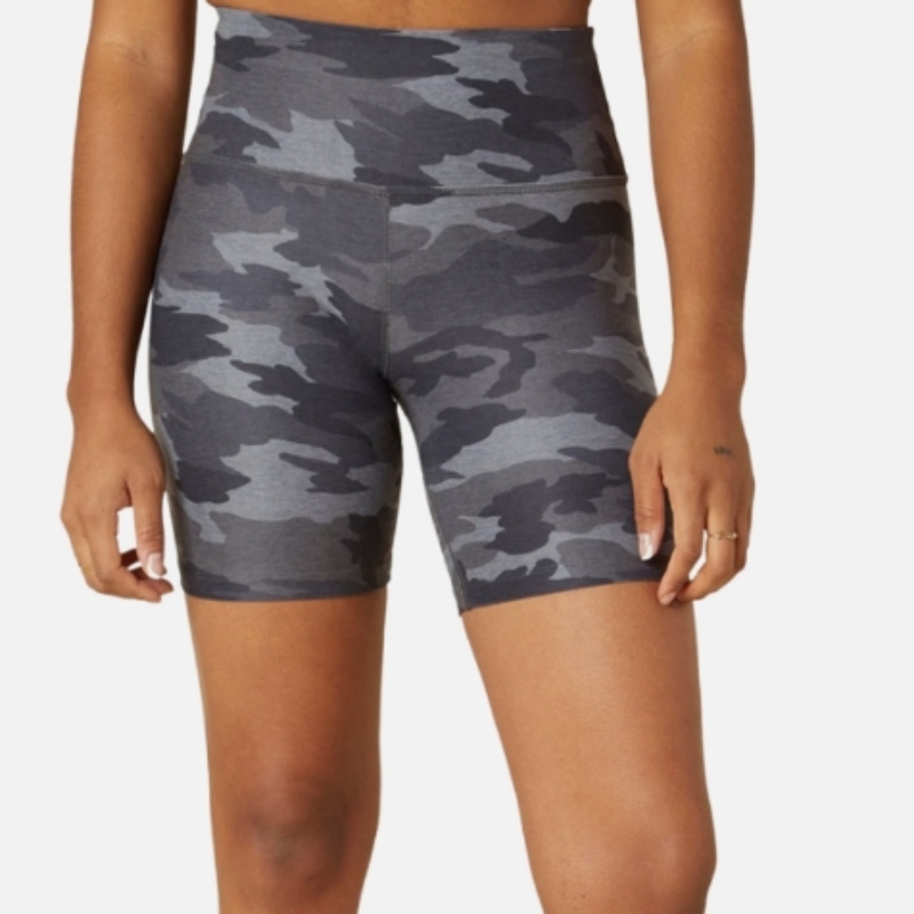 Beyond Yoga Spacedye Biker Short - Grey Camo